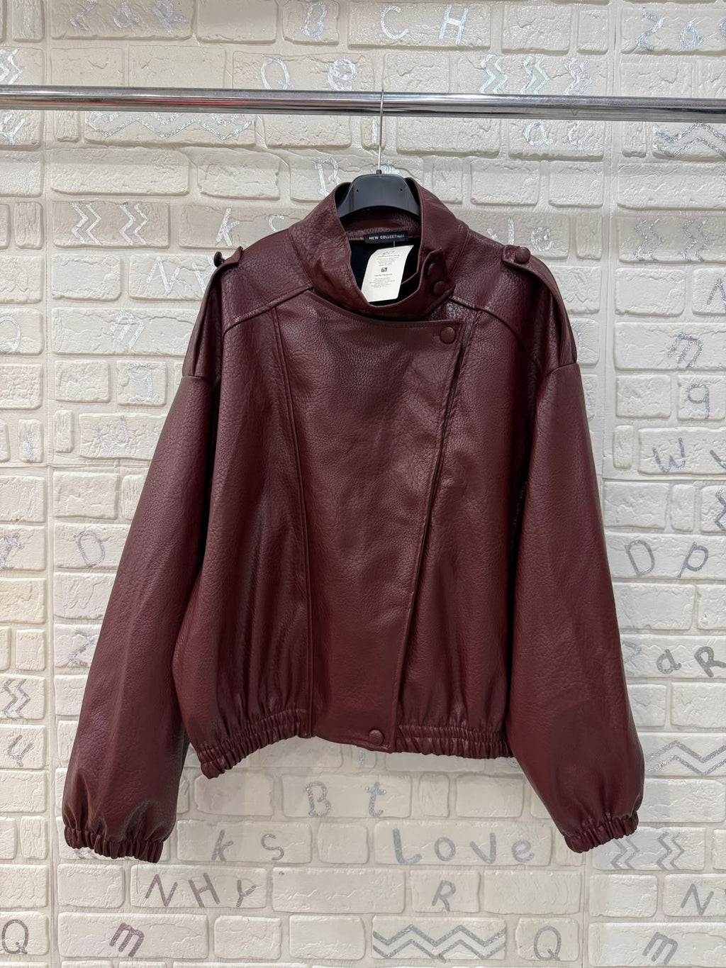 Giacca Donna in Ecopelle con Collo Alto e Vestibilità Oversize