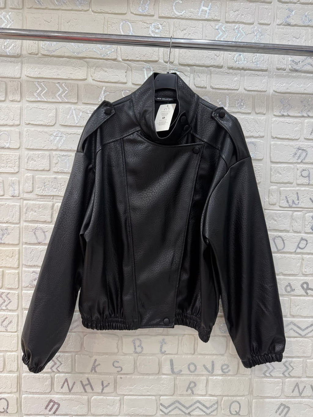 Giacca Donna in Ecopelle con Collo Alto e Vestibilità Oversize