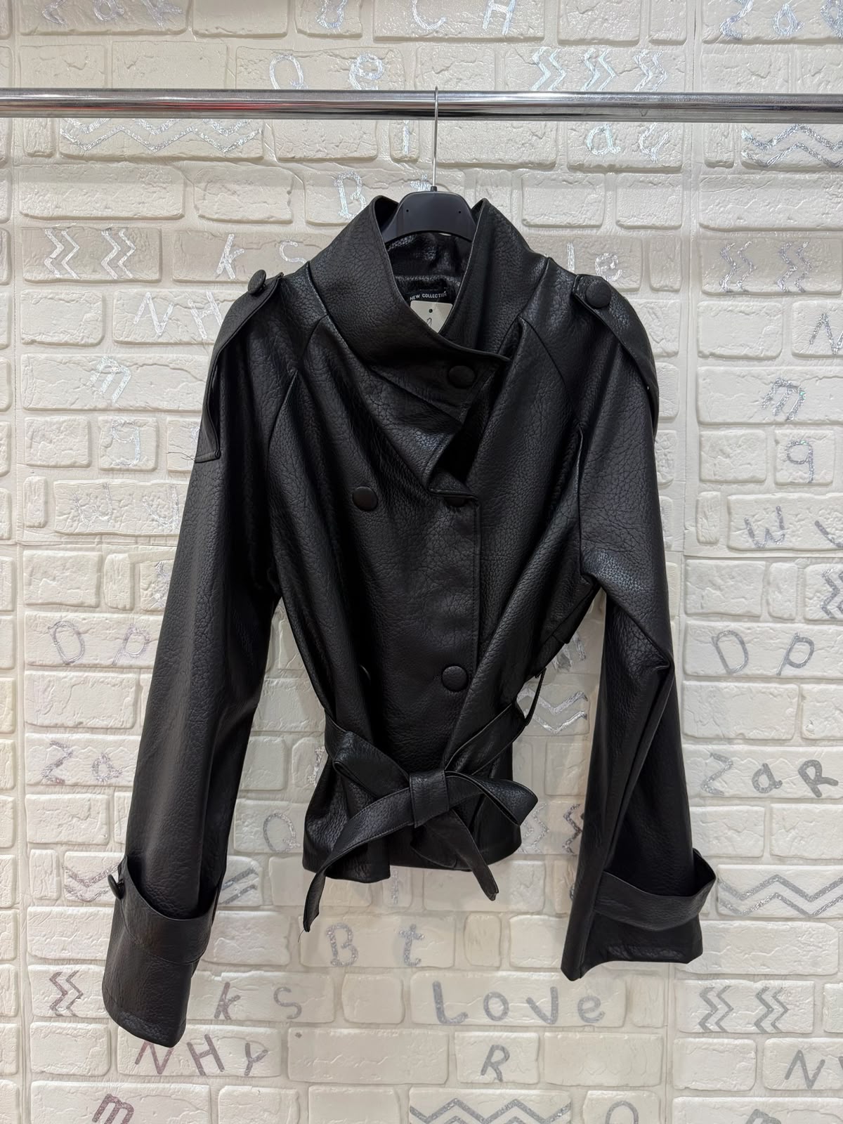 Giacca Donna in Ecopelle con Cintura e Collo Alto