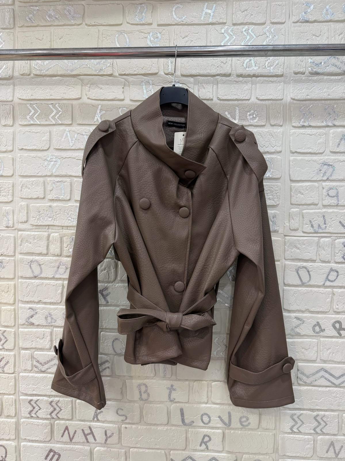 Giacca Donna in Ecopelle con Cintura e Collo Alto