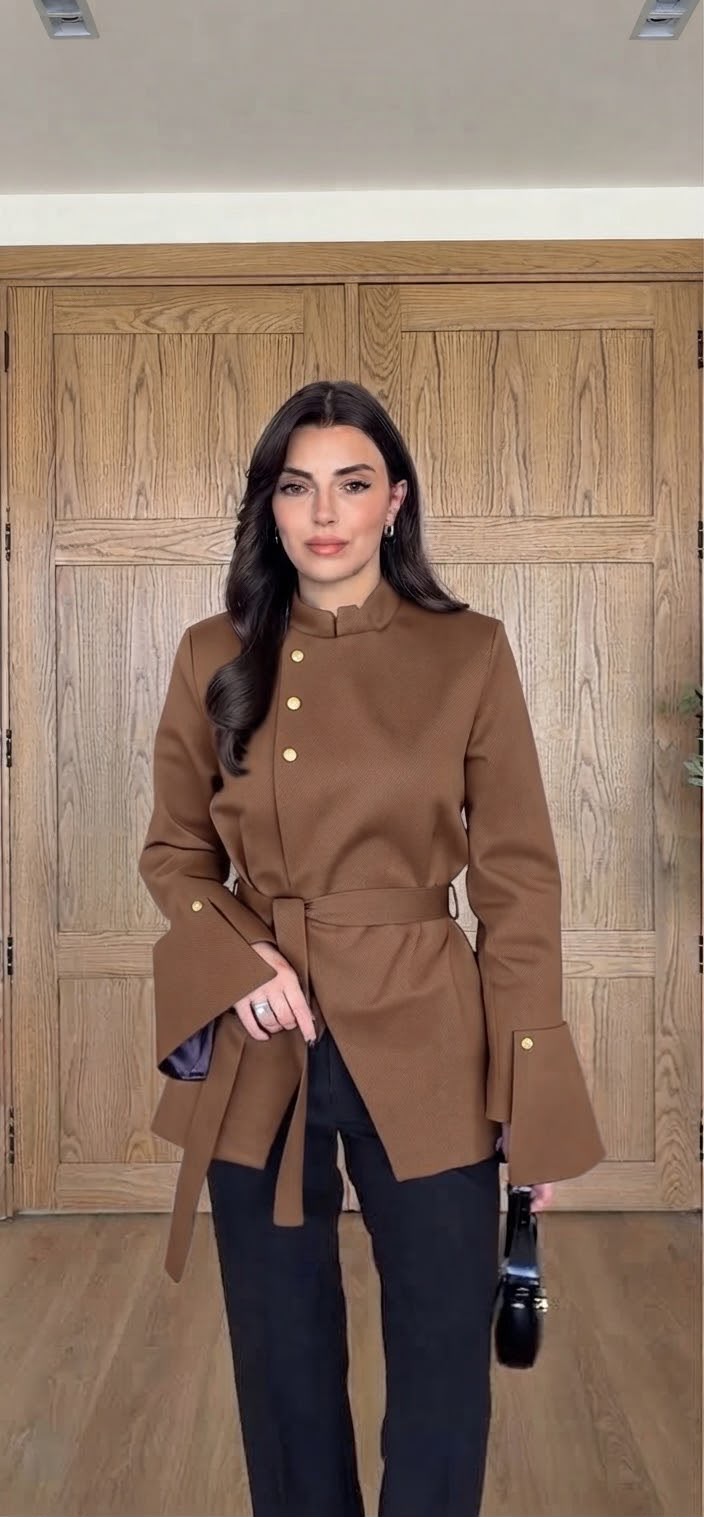 Giacca Donna Elegante con Cintura e Bottoni Gioiello
