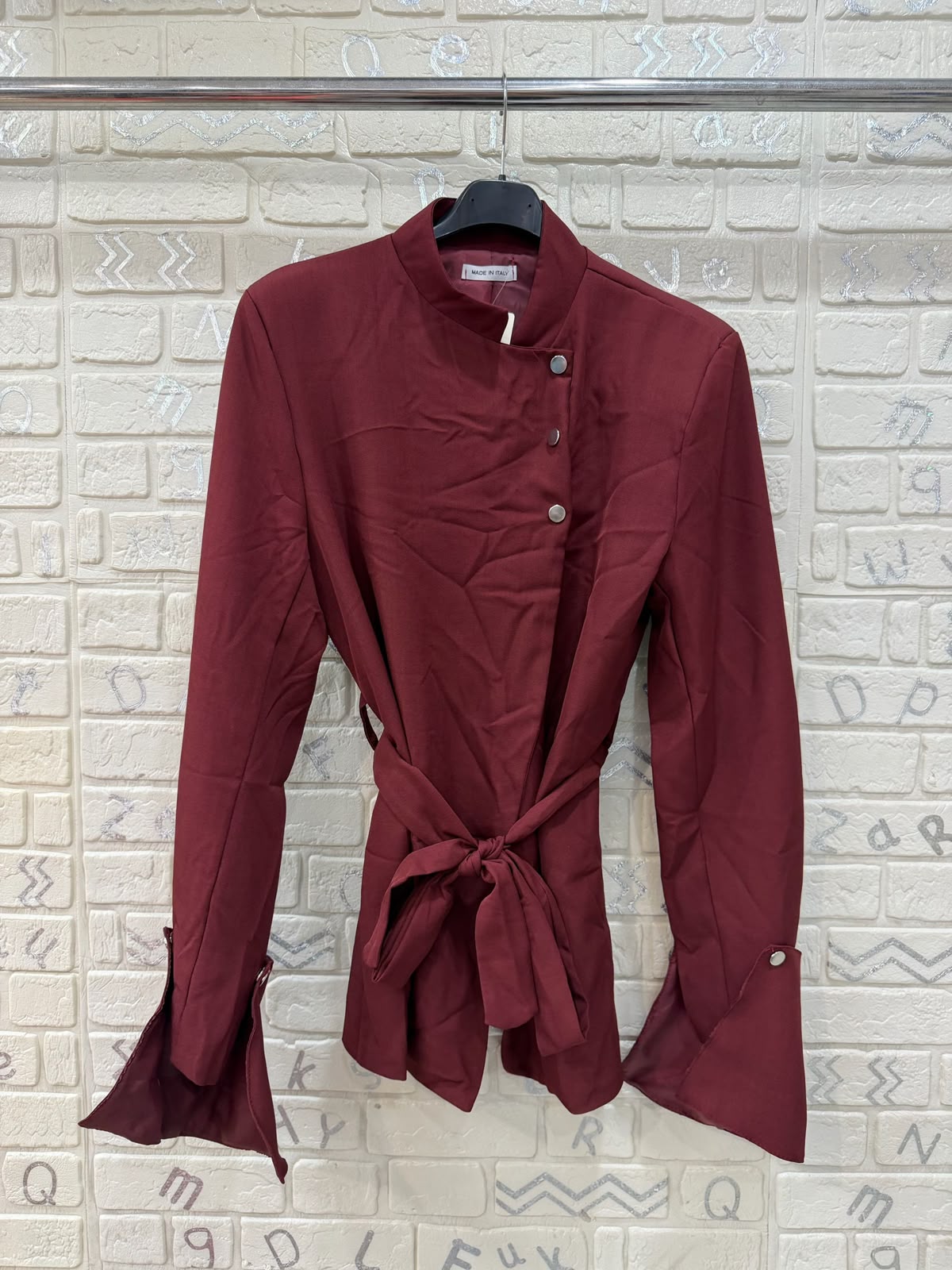 Giacca Donna Elegante con Cintura e Bottoni Gioiello