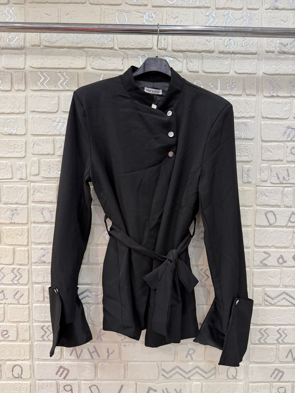 Giacca Donna Elegante con Cintura e Bottoni Gioiello